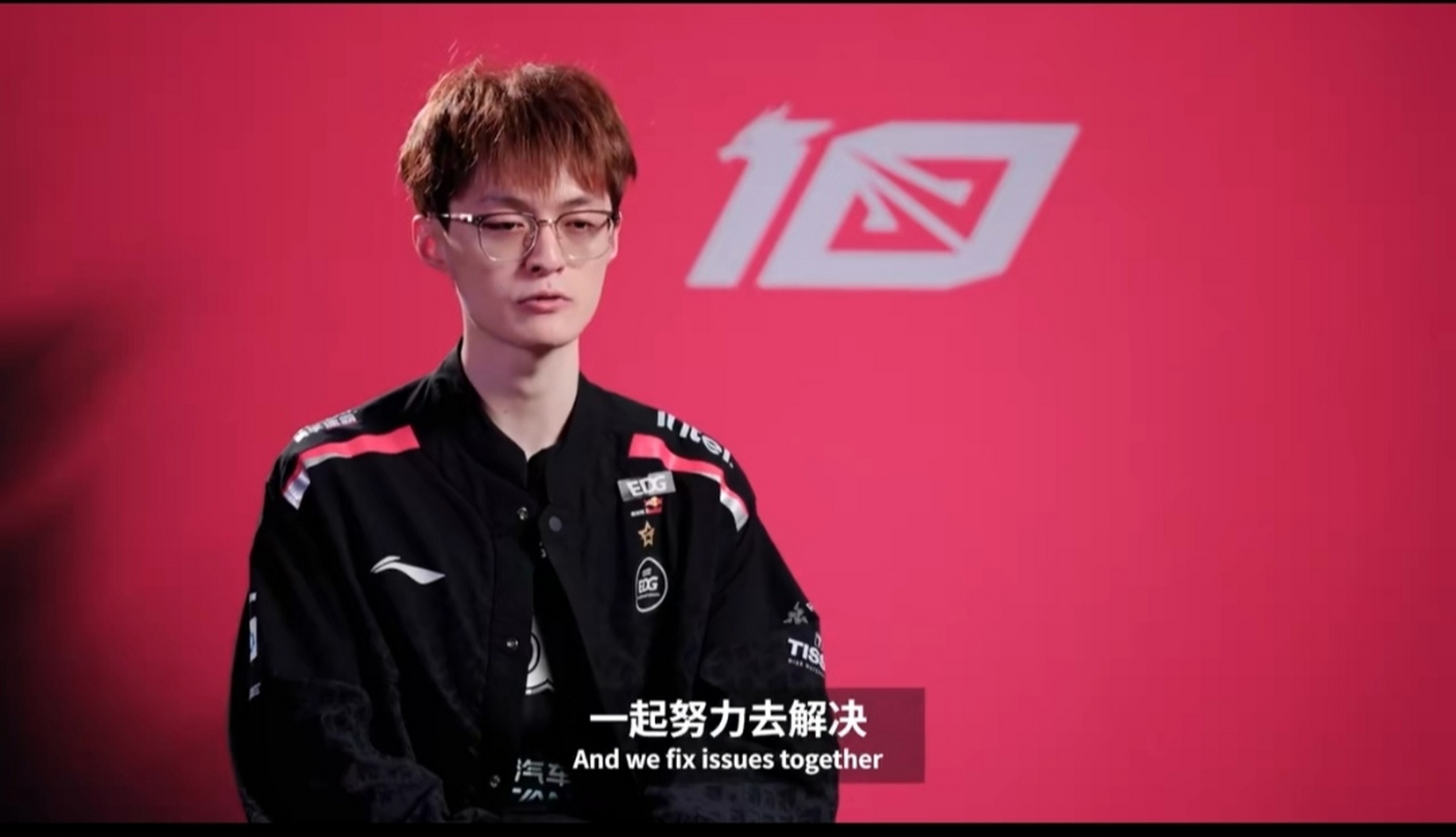 包含EDG险胜TL，Scout团战一打五强强对话入围赛，让粉丝疯狂欢呼的词条