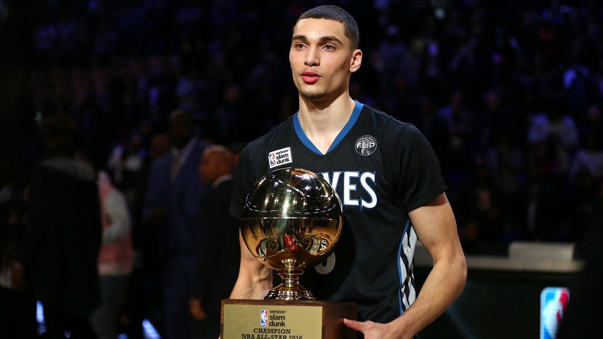 雷霆vs鹈鹕,布克式连续得分狂潮,瞬间拉开分差的致命艺术