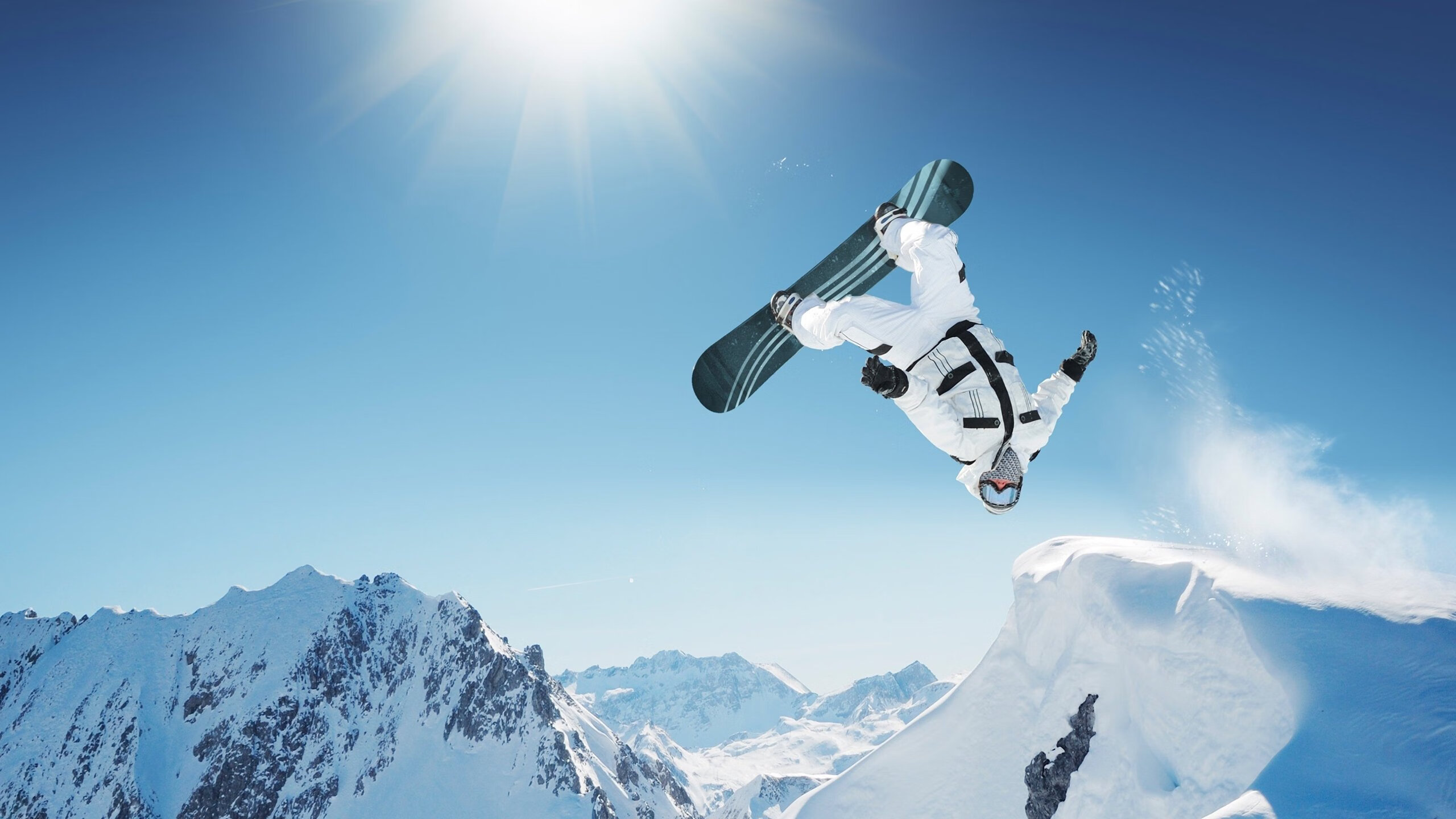 当北欧冰雪遇上亚洲风暴，拜仁碾压背后的隐藏主角，富安健洋如何一役封神接管欧冠淘汰赛